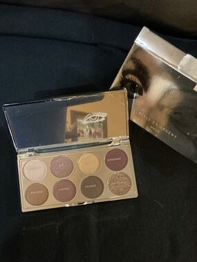 Belle En Argent Panchromatic Eyeshadow Palette